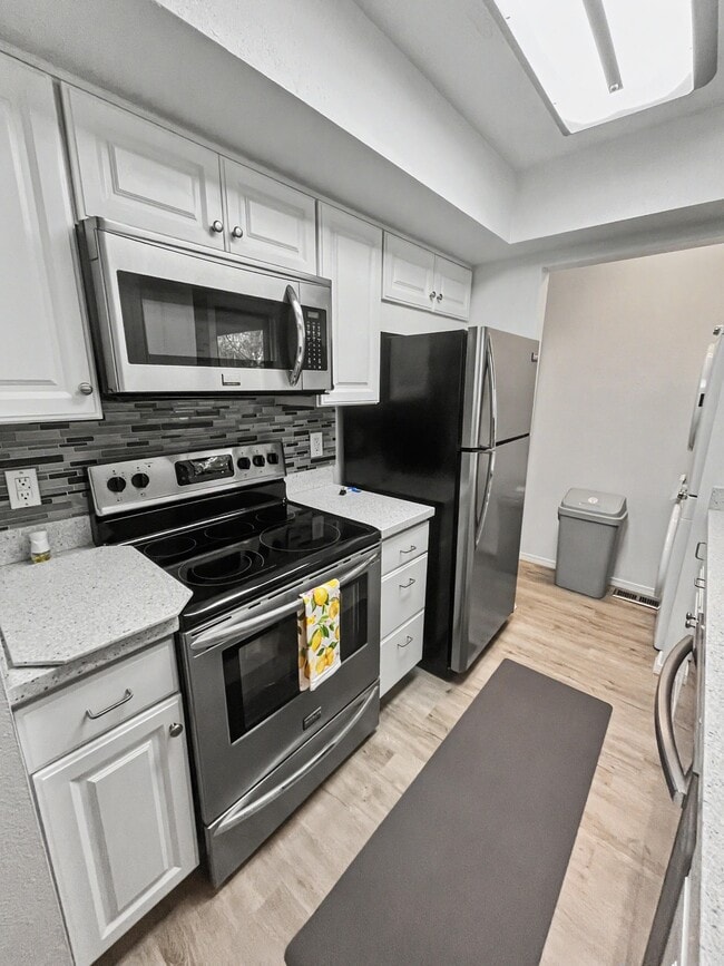 Building Photo - 7538 Foxridge Cir