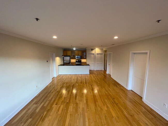 Living room facing kitchen - 624 Monroe St