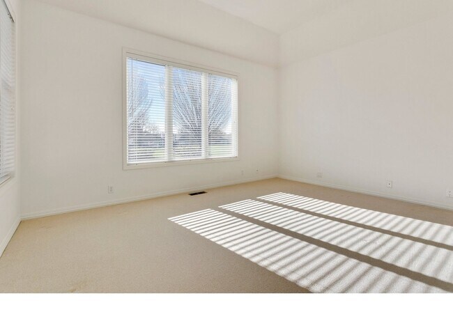 Building Photo - 15836 NW Claremont Dr