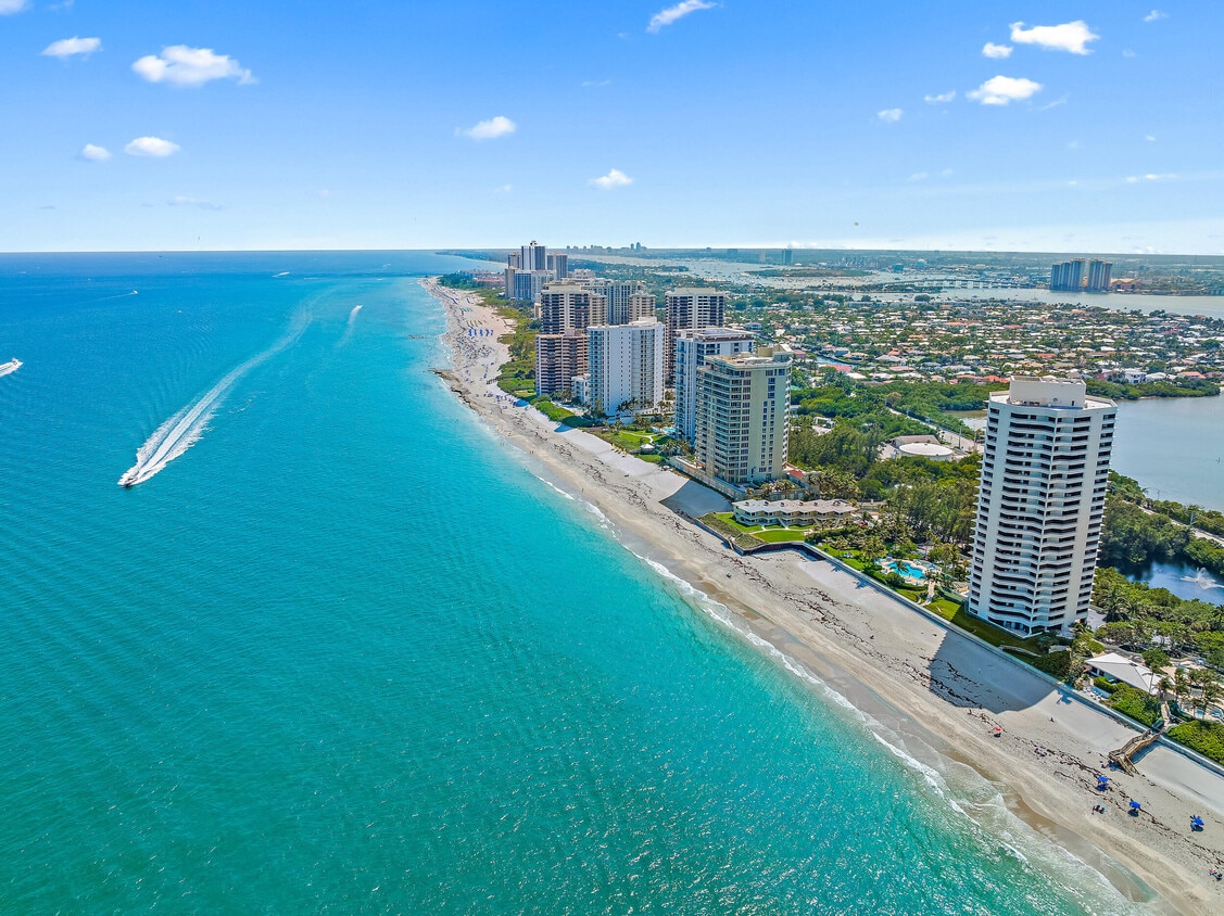 Primary Photo - 3600 N Ocean Dr