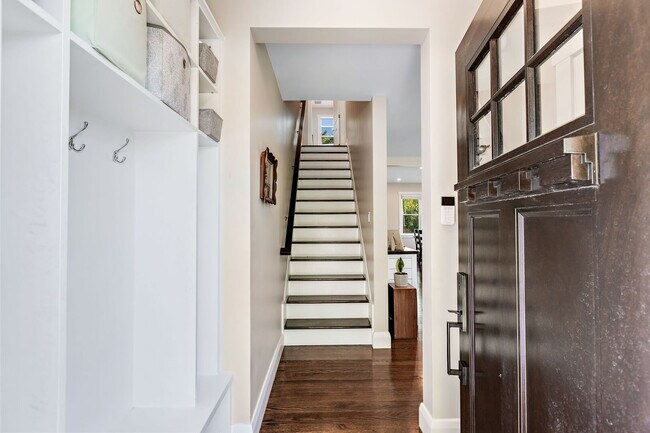 Foto del edificio - 639 Cumnor Ave