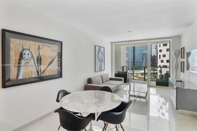 Foto del edificio - 218 SE 14th St