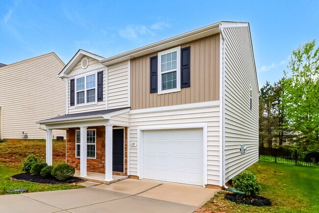 Foto del edificio - 137 Autumn Bluff Cir