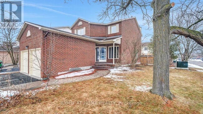 Building Photo - 2 Chickasaw Crescent