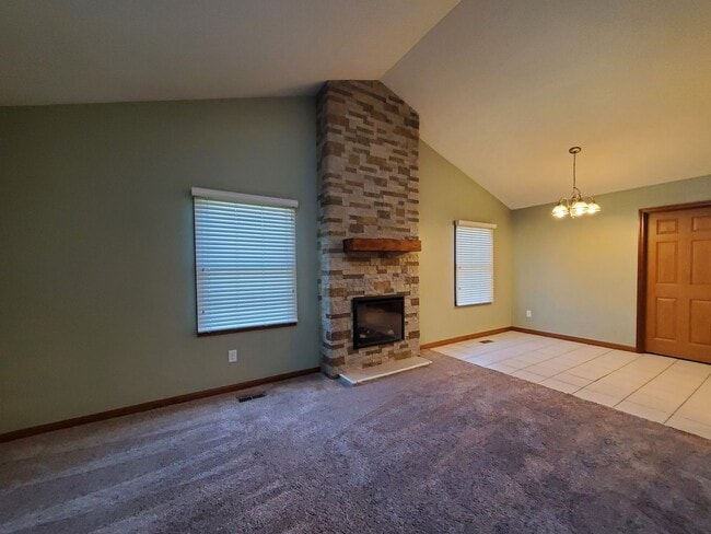 Building Photo - 3-bedroom 2 Bath