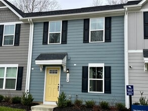 Building Photo - 1124 Canterbury Rdg Rd