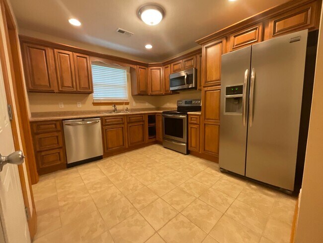 Foto del edificio - Short term - Clean and tidy 3 bedroom/1 bath near Cherokee Park