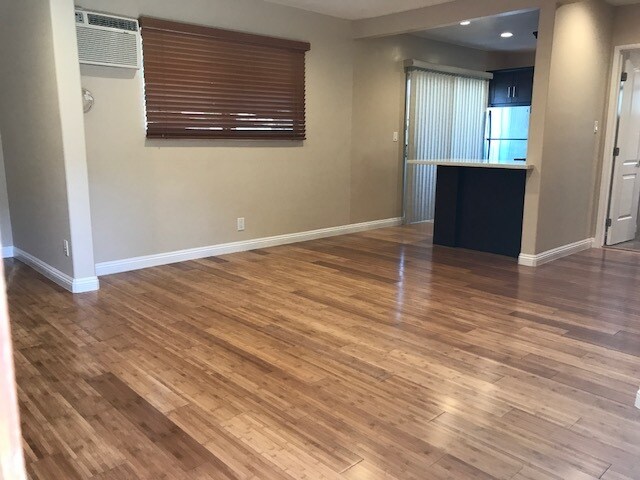 Estudio "Clásico" apt. 4 - 5567 Inglewood Blvd