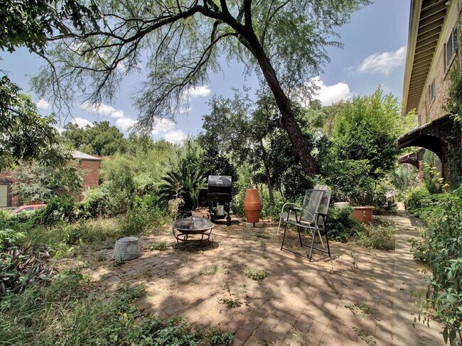 Foto del edificio - 304 E 33rd St