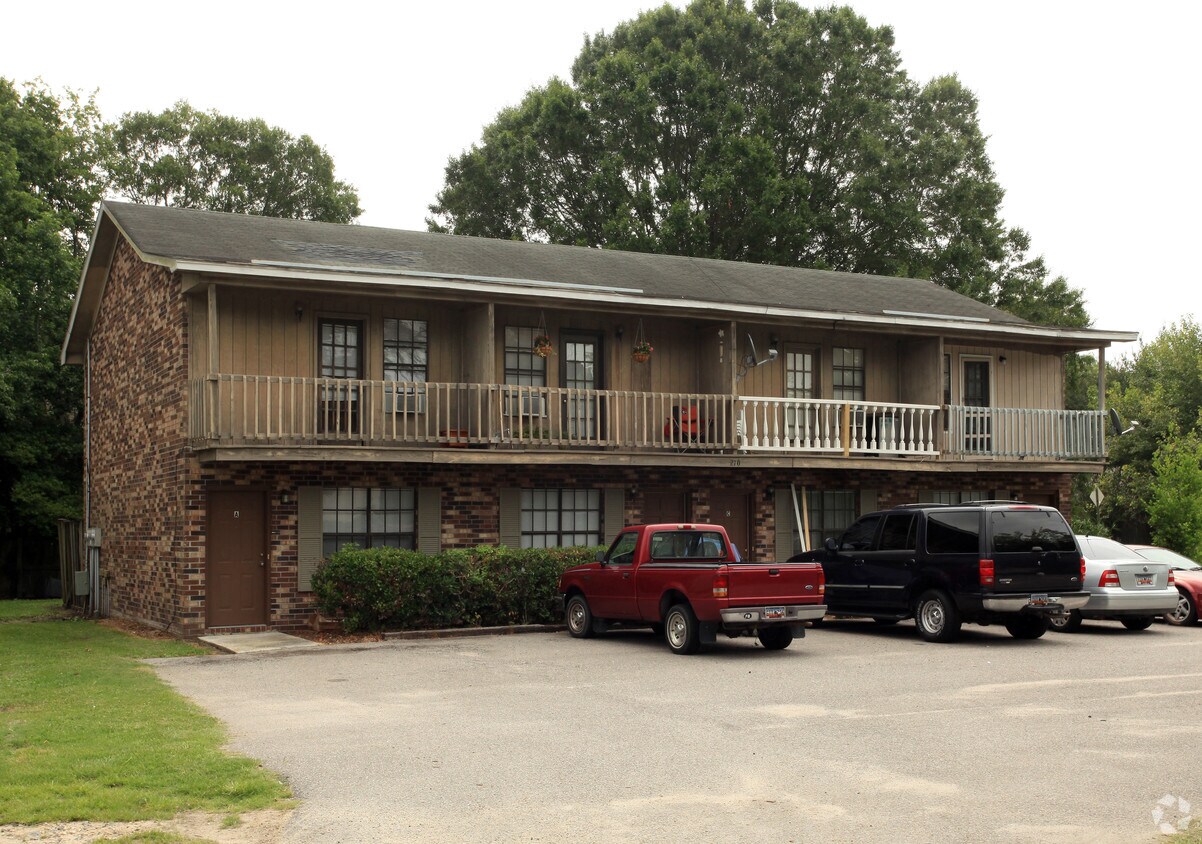 Building Photo - 270 Fleming Rd