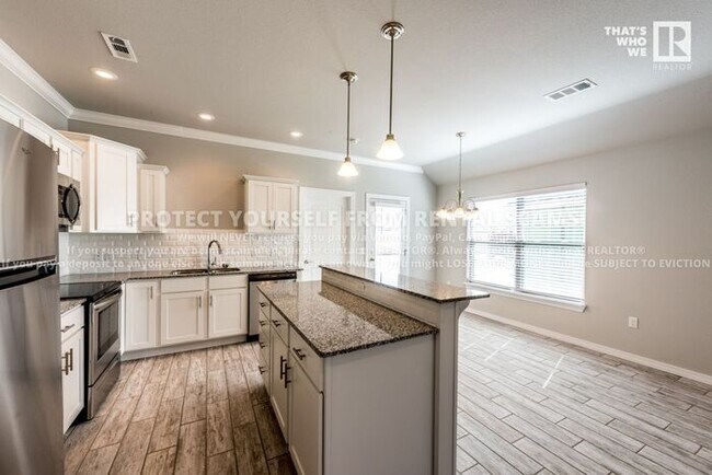 Building Photo - 124 N Benchmark Ln