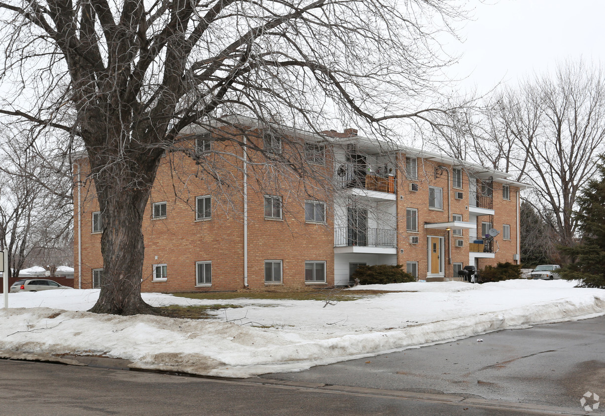 Building Photo - 75th Ave. Apartments