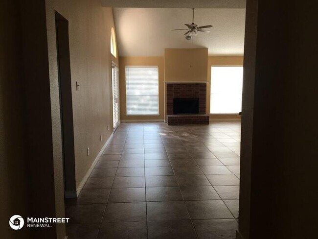 Foto del edificio - 1514 Montreal Ln, Glenn Heights, TX 75154