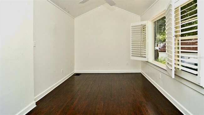 Foto del edificio - 544 N Knowles Ave
