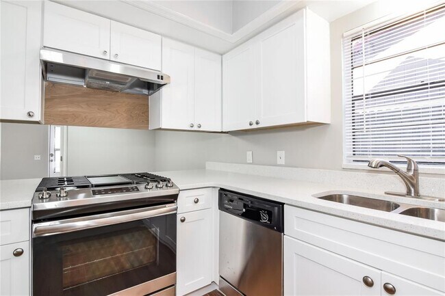 Foto del edificio - 3233 Timberline Rd