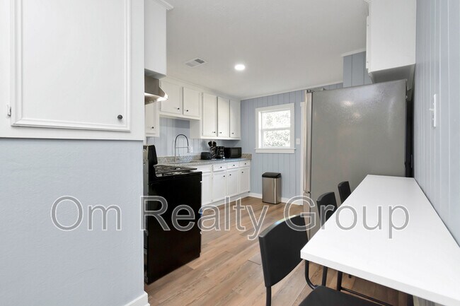 Foto del edificio - 3339 Simmons St