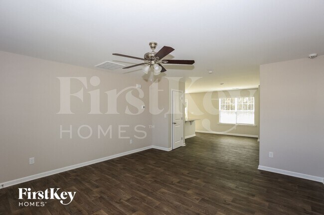 Foto del edificio - 413 Bennington Dr