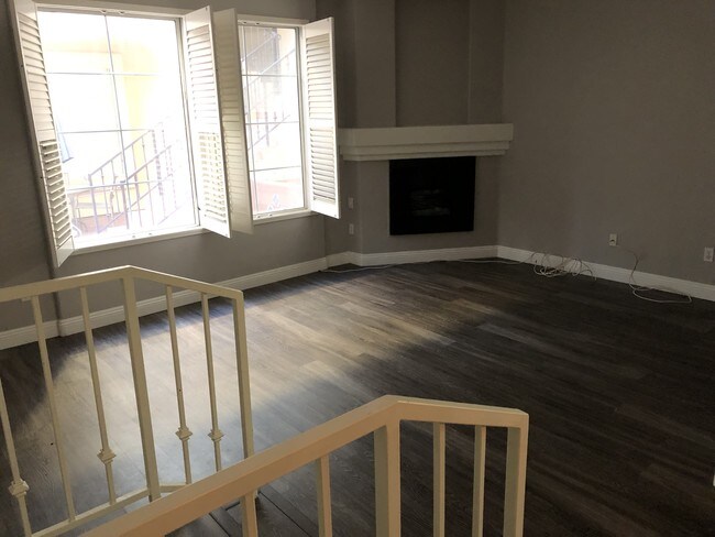 Sala de estar - 7120 La Tijera Blvd