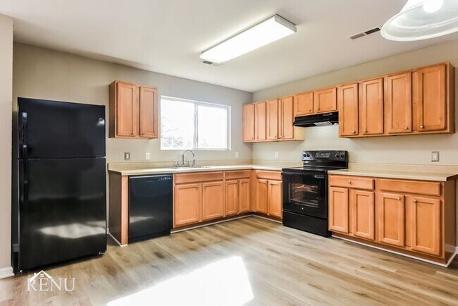 Foto del edificio - 132 Lockport Dr