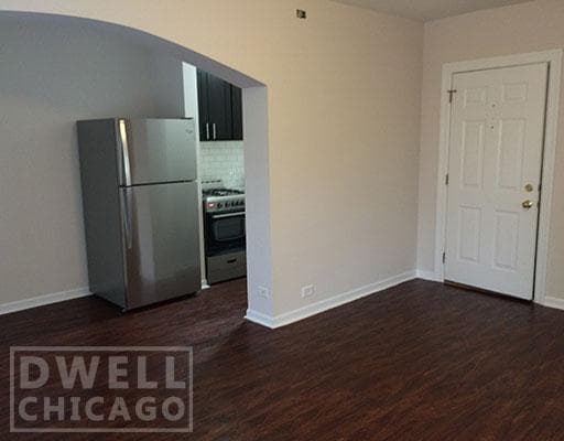 Building Photo - 1429 W Lunt Ave