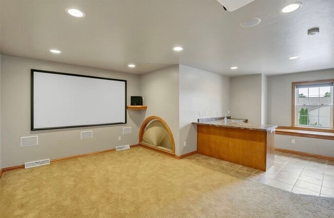 Building Photo - 2527 W Crais Ct