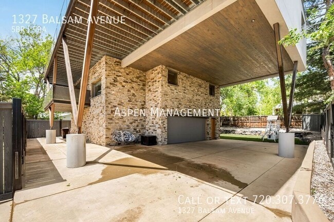 Building Photo - 1327 Balsam Ave