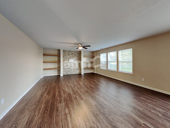 Foto del edificio - 5826 Columbia Cir