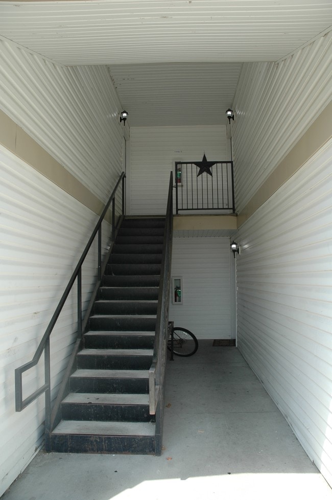 Building Photo - 135 N Sea Fury Ln