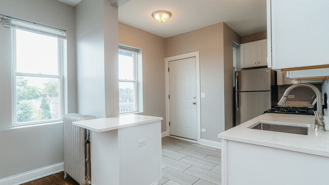 Building Photo - 3851 W Schubert Ave