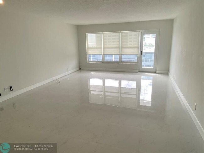 Building Photo - 3500 Galt Ocean Dr