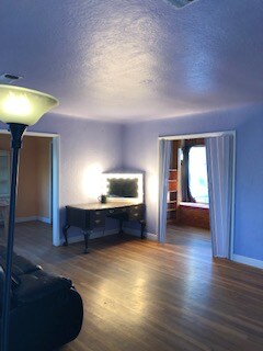 Building Photo - 657 B St