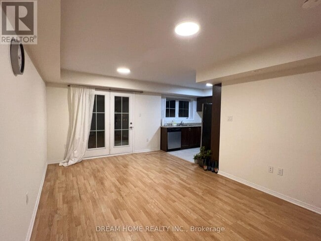 Building Photo - 2441 Greenwich Dr