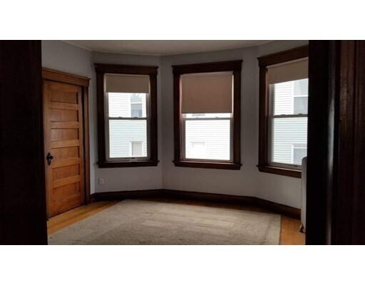 Building Photo - 2 Hillside St