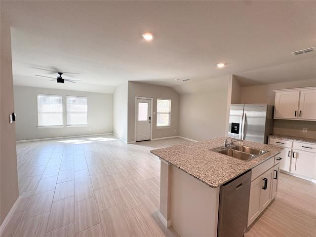 Building Photo - 533 Crestridge Dr N