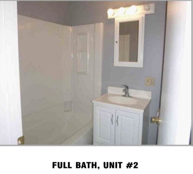 Building Photo - 918 5th Ave
