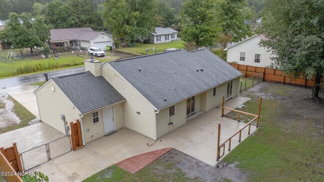 Building Photo - 5725 County Line Rd