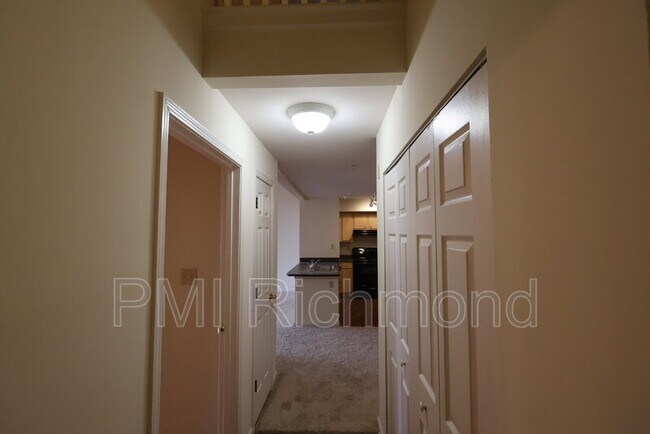 Building Photo - 704 Bristol Village Dr