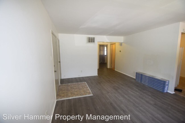 Building Photo - 5629 Massachusetts St