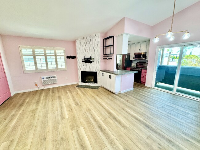 Foto del edificio - 4377 Wilson Ave