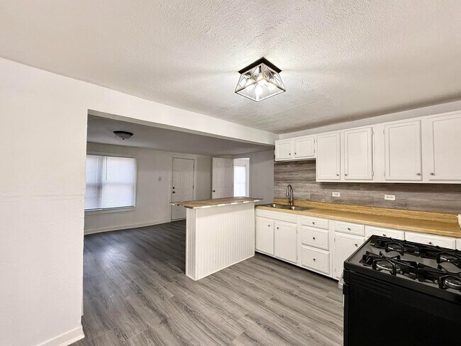 Foto del edificio - 35 Monroe Ave NE