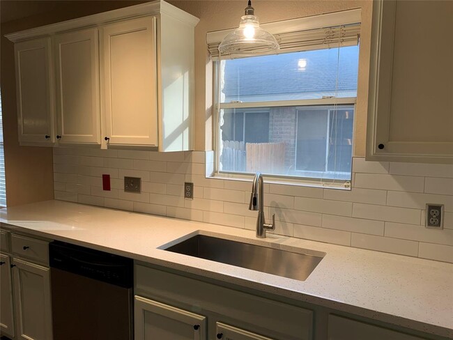 Building Photo - 15547 Sutton Leigh's Ln