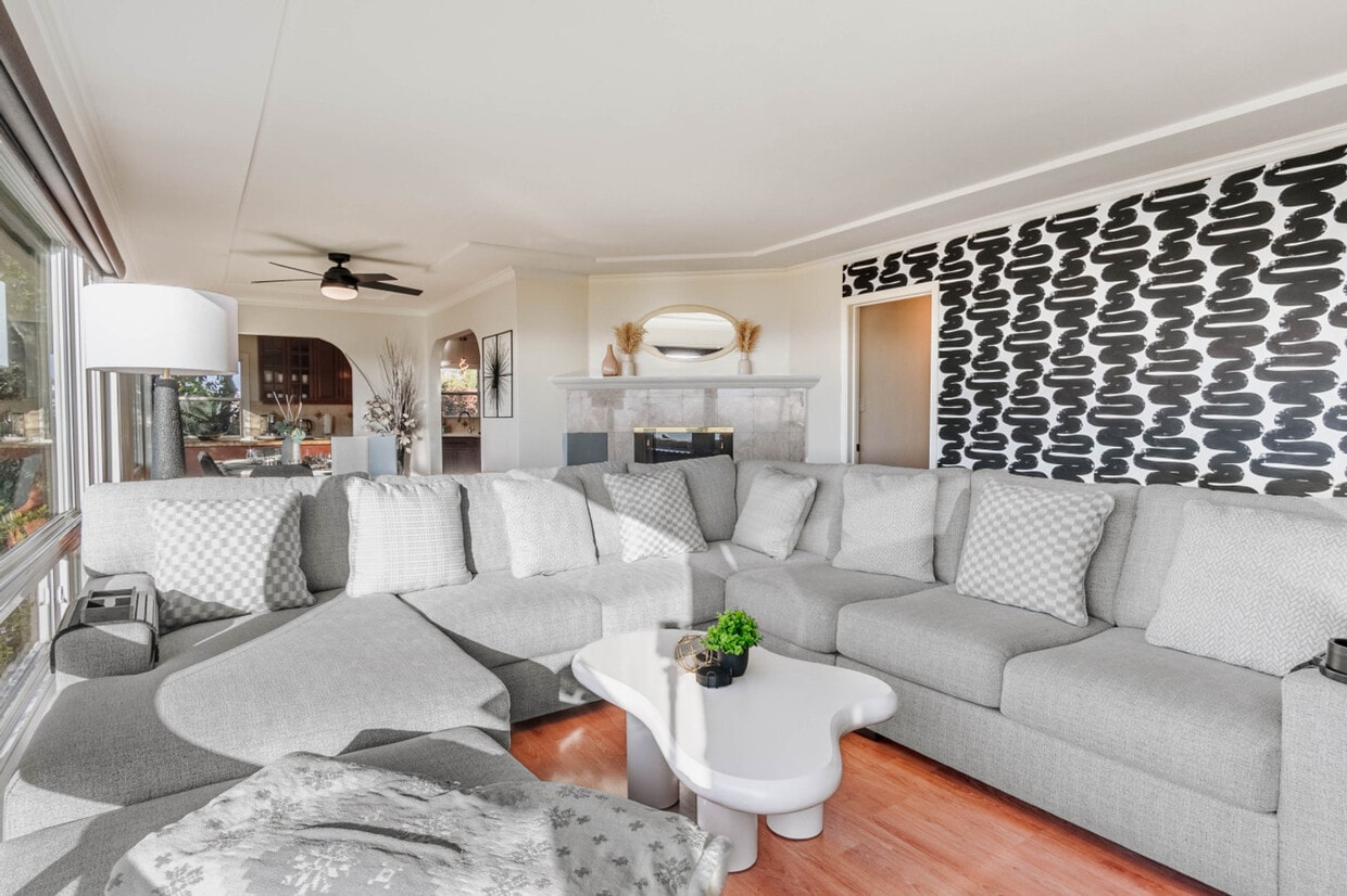 Foto principal - 5008 Onstad St