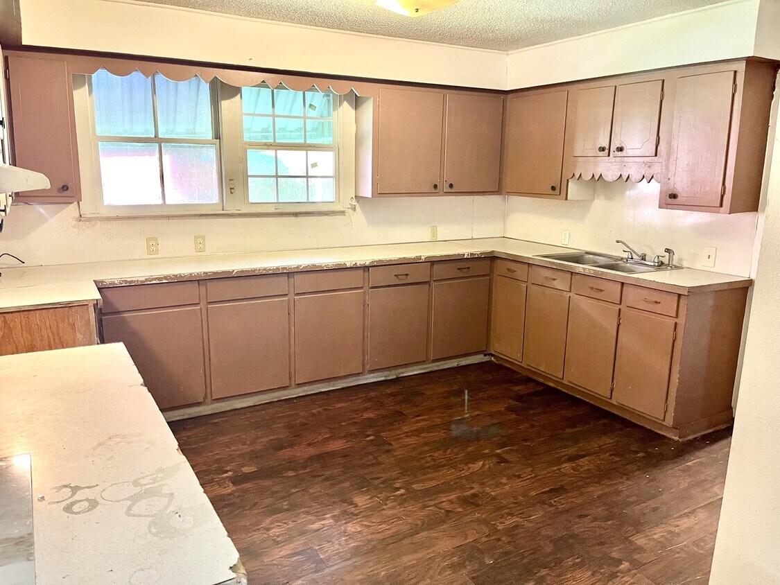 Foto principal - 4857 Shelley St