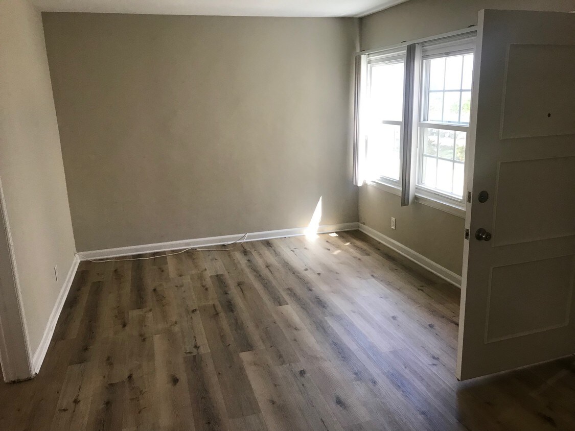 Foto principal - 116 E Buckthorn St
