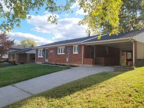 Building Photo - 3049 Parham Dr