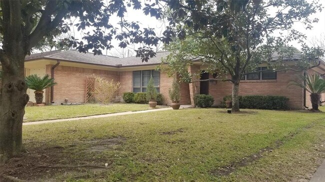 Building Photo - 5326 Grape St