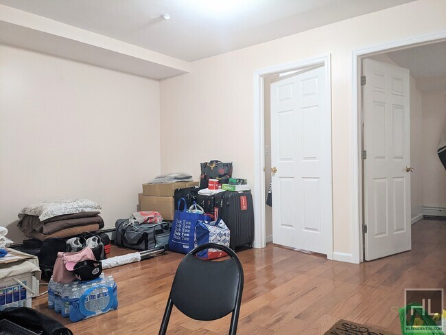 Building Photo - 93 AVENUE