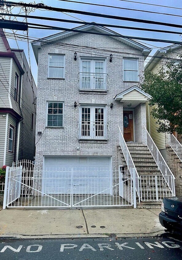 265 Grant Ave Unit 1, Jersey City, NJ 07305 Condo for Rent in Jersey