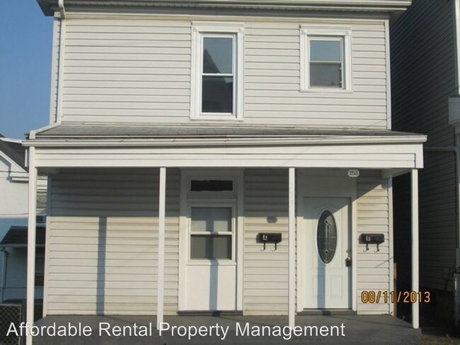 Building Photo - 253 S Mulberry St
