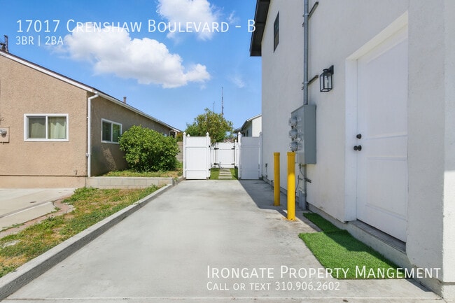 Building Photo - 17017 Crenshaw Blvd